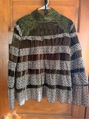 POL VELVET FLORAL TIERED LONG SLEEVE MOCK NECK LACE BLOUSE